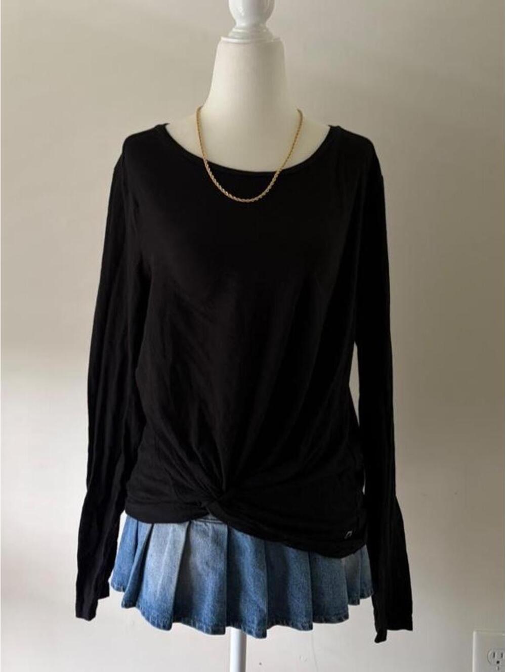 Y2K GapFit Black Long Sleeve Twist Knot Top Breathable Material